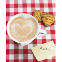 Tasse en porcelaine blanche en forme de coeur