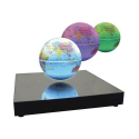 Globe terrestre en lévitation magnétique avec changements de couleurs