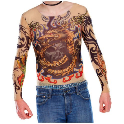 T-Shirts couleur Peau avec des tatouages Tribal