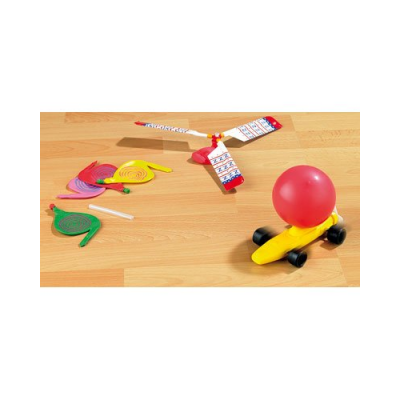 Voiture jouet pour enfant à propulsion à vent par des ballons à air